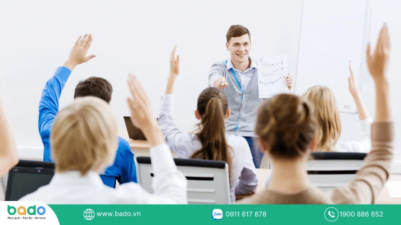 Bài toán quản lý trung tâm đào tạo Học phí, xếp lớp, điểm danh thủ công.png