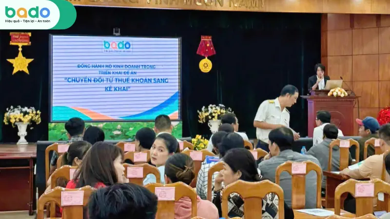 Buổi tập huấn chuyển đổi thuế kho&aacute;n sang k&ecirc; khai 2026 do Bado đồng h&agrave;nh c&ugrave;ng cơ quan thuế, hỗ trợ hộ kinh doanh triển khai k&ecirc; khai điện tử.