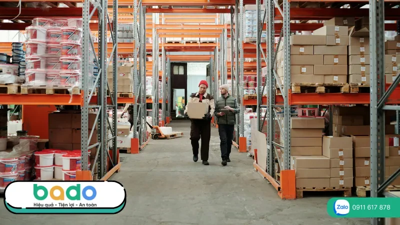 Quy trình kiểm kê hàng tồn kho chuẩn gồm 3 giai đoạn: chuẩn bị, kiểm đếm thực tế và xử lý kết quả.