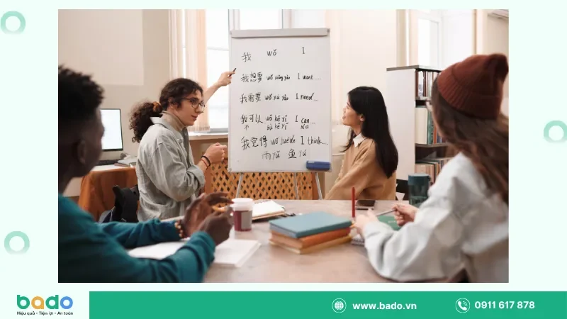 Vì sao trung tâm ngoại ngữ tin học khó quản lý nhân viên thủ công.png