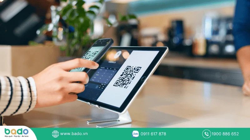 màn hình phụ sẽ hiển thị mã QR.png